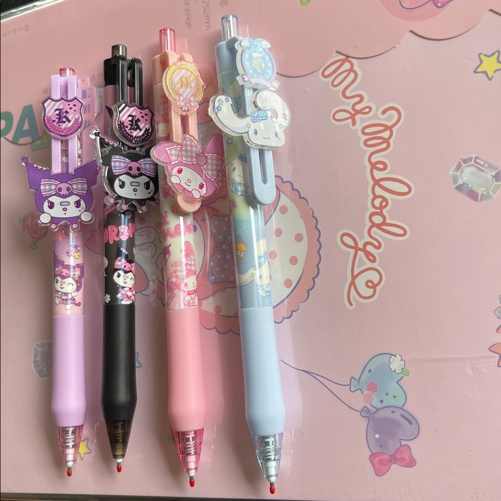 Sanrio Themed 4pc Pen set